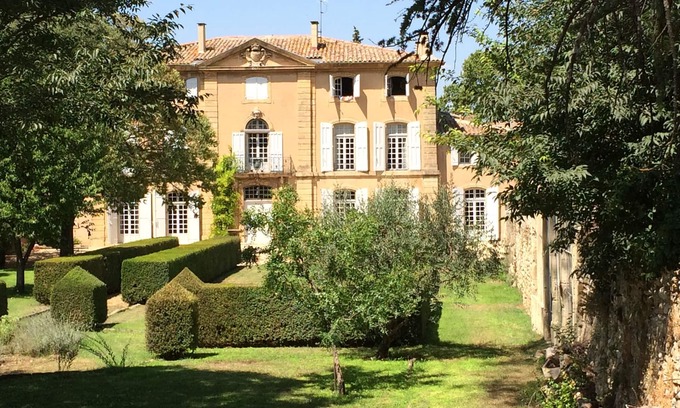 Grand Sud House | A bastide in the countryside near Aix en Provence