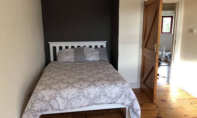 Westport House | A cosy 4 bedroomed house in a quiet scenic setting in Murrisk, Mayo.