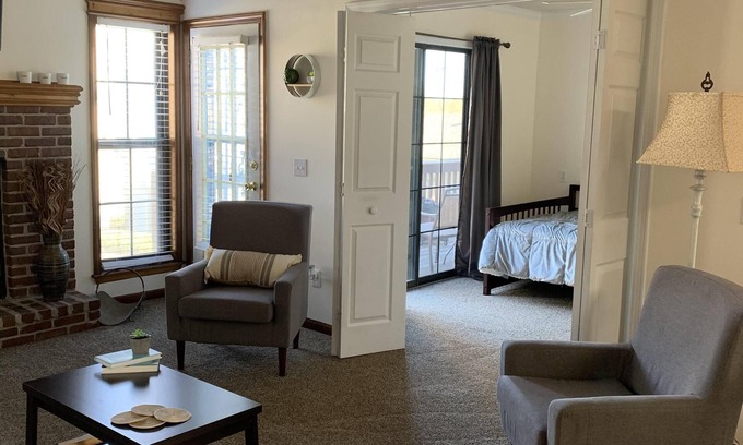 Shawnee Condo | A Cozy Getaway In A Great Location! Everything You Need For A Relaxing Stay.