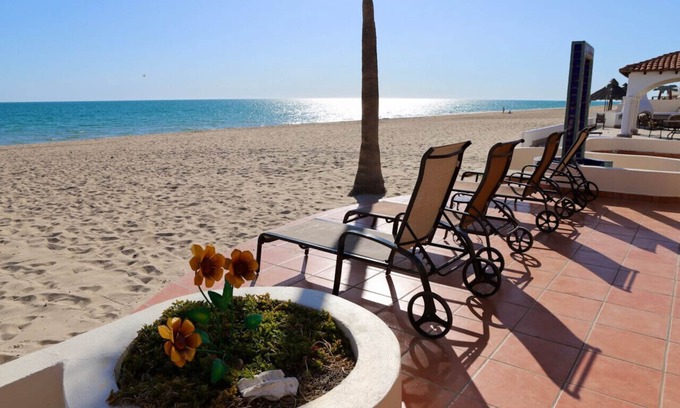 Puerto Penasco House | A custom 4BR/4BA home & Guest House footsteps from the sand & sea