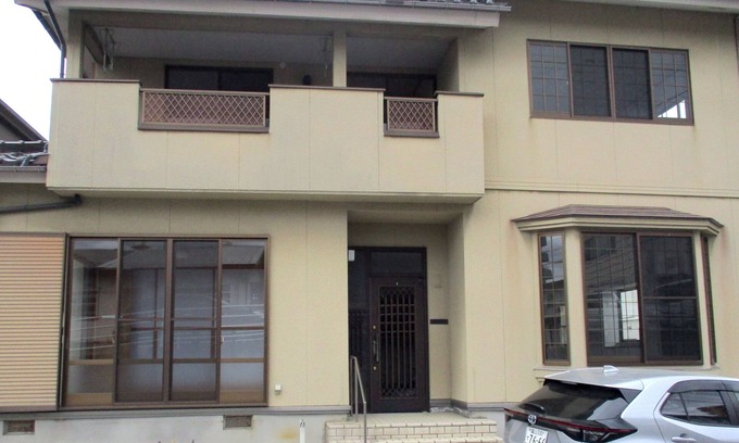 Toyama House | A house with 2 parking spaces, located a 9-minute walk from Toyama Station! Akae-tei"] is ideal for work as well as travel. This is a ryokan where you can stay with no meal and relax as if you were in a vacation home.