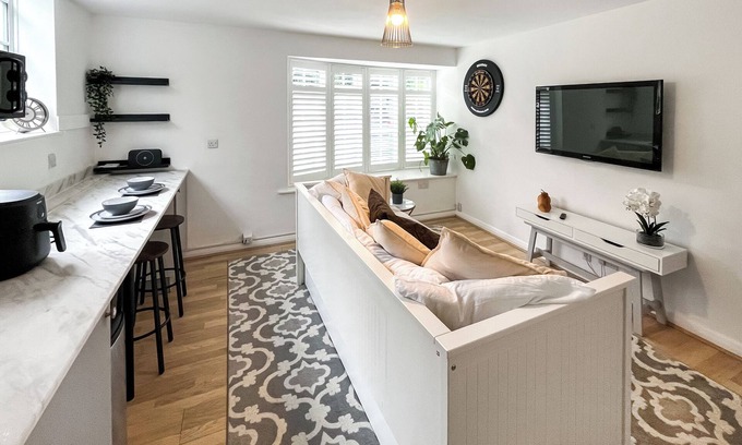 Kenley Cottage | A lovely cosy property in a lovely rural village with stunning scenery.