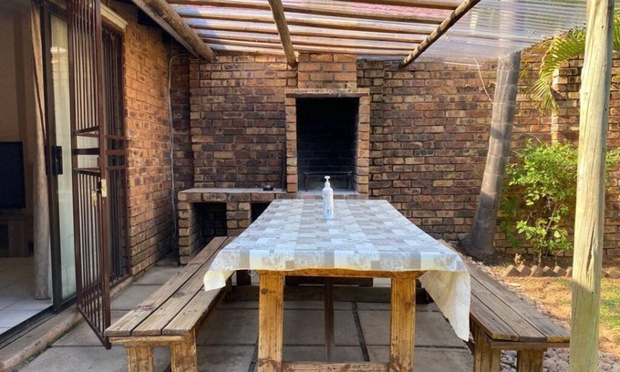 Nelspruit House | A Pousada Guesthouse