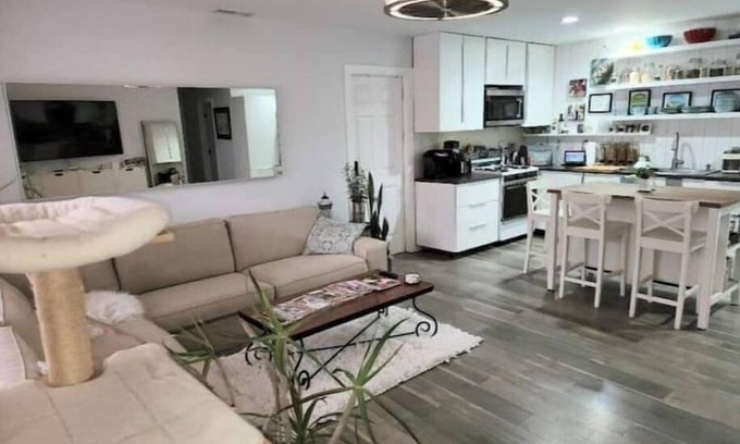 North Clairemont Apartment | A single in San Diego Room Rental