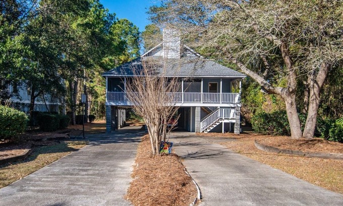 North Litchfield Beach House | A Some Place Special Minutes to Beach Sleeps 10