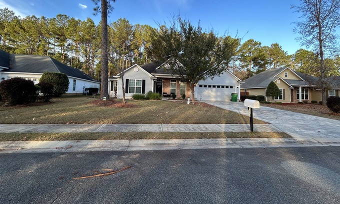 Valdosta House | A spacious home for a family retreat