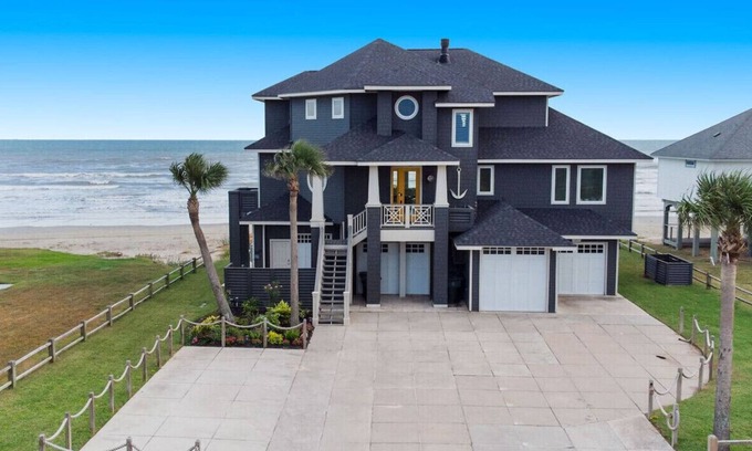 Sands Of Kahala Beach Apartment | A Step Into Paradise - Galveston