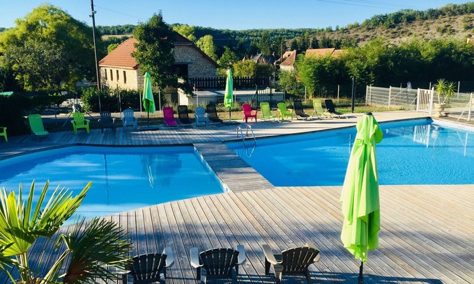 Saint-Chamarand Apartment | A studio in the N1 domain