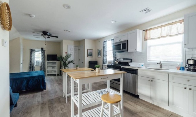 Ewing Apartment | A+ Studio | Prof. Cleaned + Sanitized + Discounts