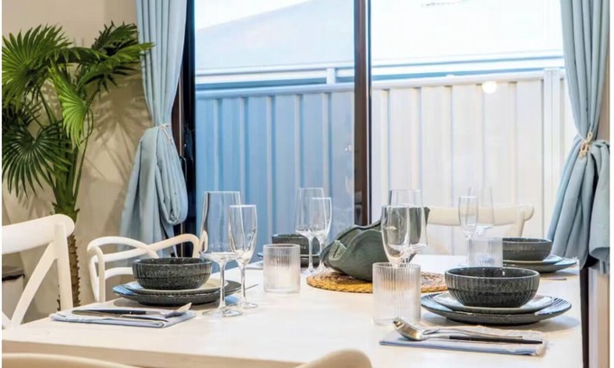 Capalaba House | A Sunday Kind of Stay - Home Near Manly + Shops