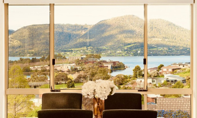 Berriedale House | A sunny house with stunning water views in Rosetta