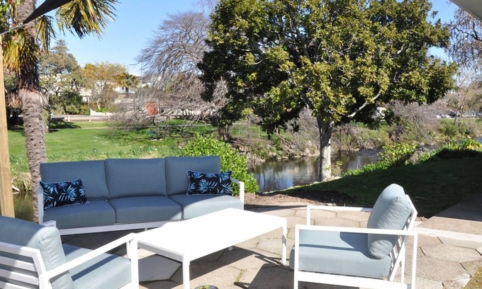 Nelson House | A very comfortable home with river views and walking distance to Nelson City