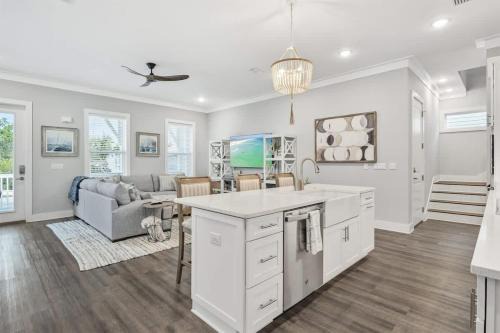 West Panama City Beach House | A Wave From It All Bikes Lake Grill
