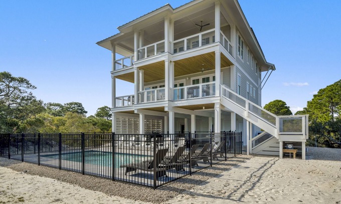 Sea Palm Village House | A Weekend at Billy's: Stunning Secluded Property, Private Pool, Gulf Views