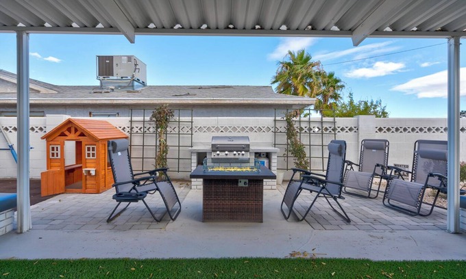 Vegas Heights House | A Wizard’s Stay Experience: Hogwarts Way