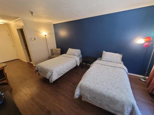 Pico - Robertson Hotel | (A11) Lovely Double Bed Unit