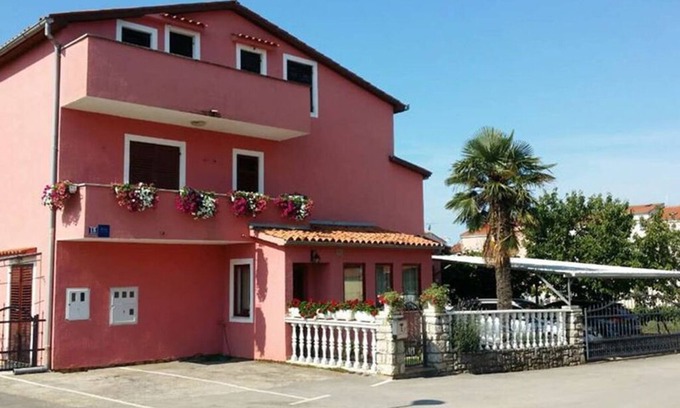 City Center Villa | A5+1 - Three Bedroom Villa, Sleeps 6
