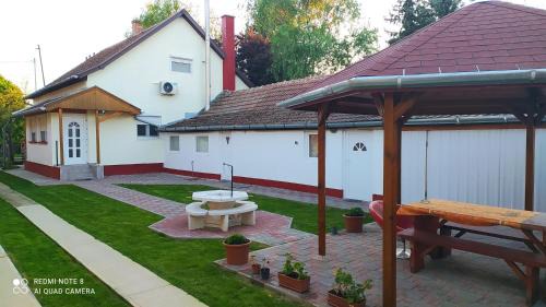 Abadszalok House | Abacskó Ház