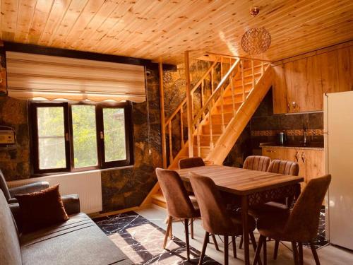 Dereceoren House | Abant Yeşil Vadi Koç Pansiyon