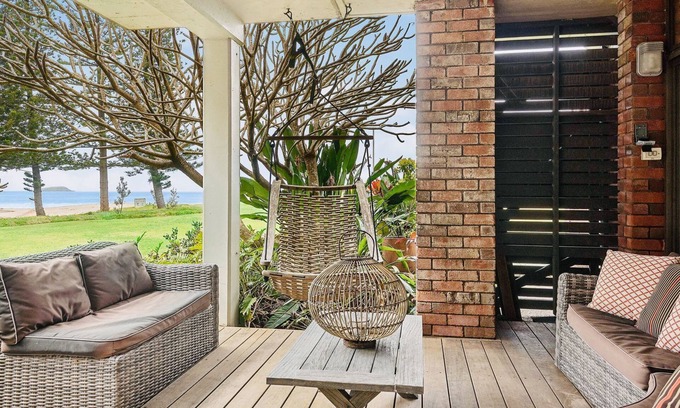 Sapphire Beach Villa | Absolute Beachfront Family Villa