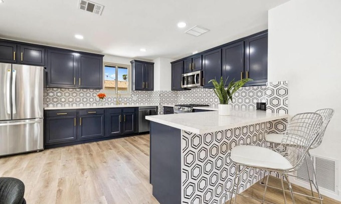 Racquet Club South House | Acacia Retreat by Rather Be Properties