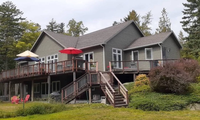 Lamoine Beach House | Acadia Lobster Fisherman's Retreat