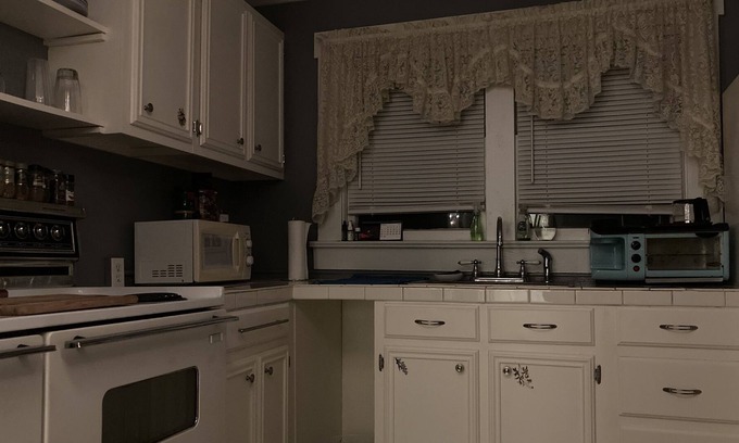 Marion Bed & Breakfast | Account Closed. Rented out.