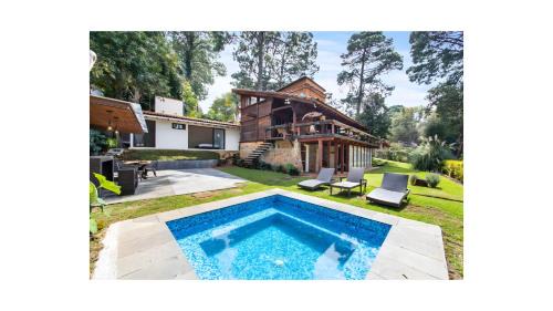 Valle de Bravo Ski Chalet | Acogedora cabaña con jacuzzi rodeada de naturaleza