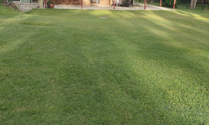 Greenbank House | Acreage Guest House set on 1 1/2 Acres