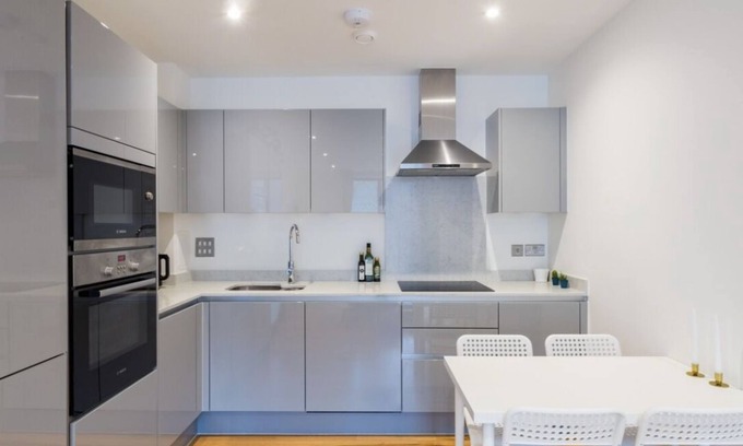 South Acton Apartment | Acton Town & Acton Mainline New Build One Bedroom Apartment with Balcony