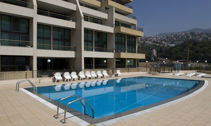 Adma wa Dafneh Apartment | Adma Blue Screen