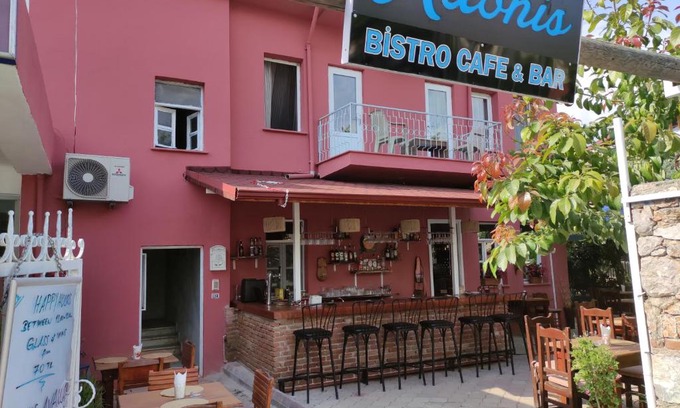 Fethiye City Center Hostel | Adonis Bistro Cafe Bar