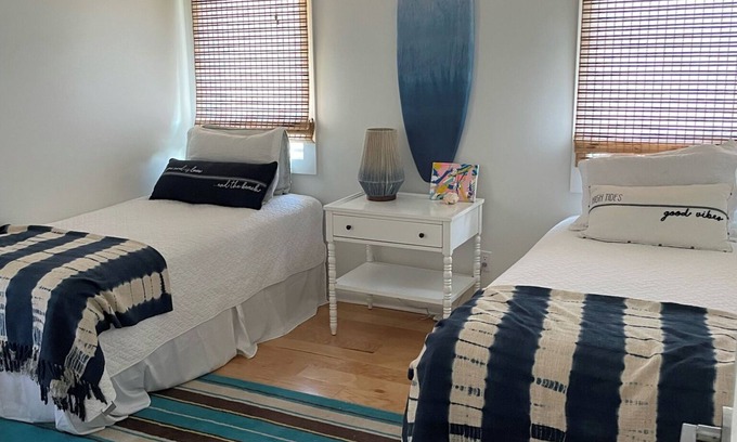 Cat Hill House | Adorable Beach House in S. Bethany 3BDR + Loft and Perfect Sunset Views