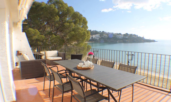 Almadraba-Canyelles House | Agi Gaviota Beach Casa for rent in Roses Girona.