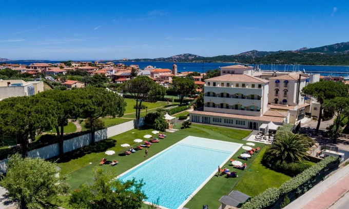 Arzachena Hotel | AHR Baja Hotel & Spa Cannigione