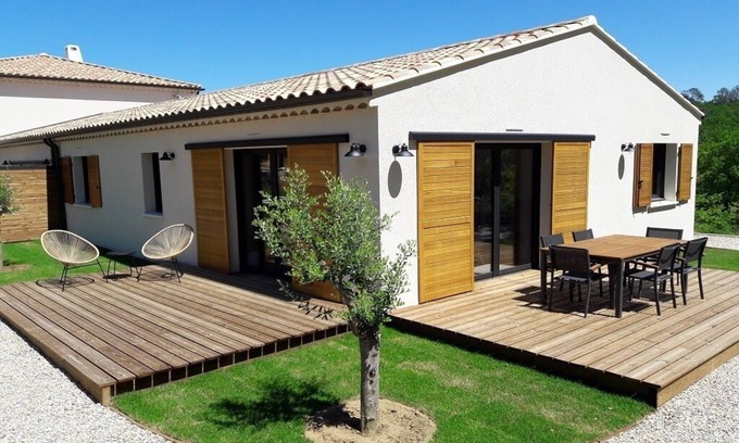 Laval-Saint-Roman Apartment | Aiguèze, air-conditioned Gite N°4 with swimming pool