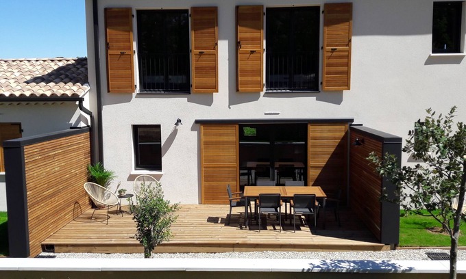 Laval-Saint-Roman Apartment | AIGUEZE, Gite N°2 Air-conditioned with swimming pool