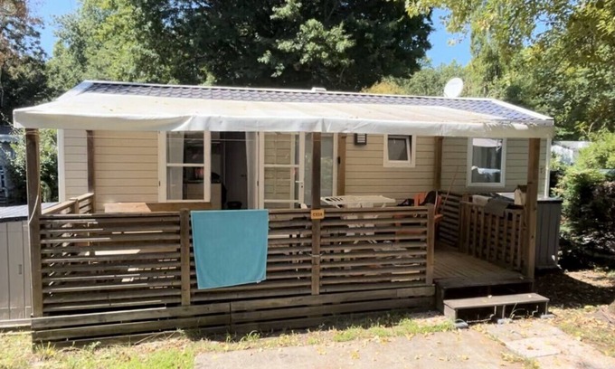 Aureilhan House | Air-conditioned Mobile Home with 3 Bedrooms – 6 People – Covered Terrace – On the Shore of Lake Aureilhan