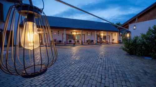 Vecses House | Airport Károly Centrál