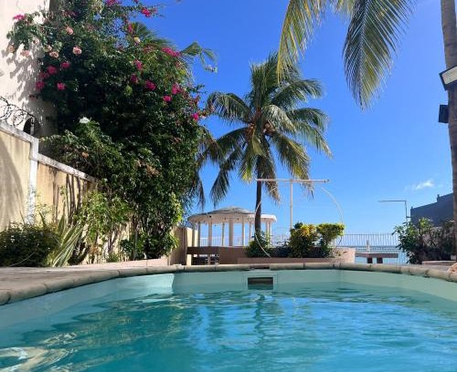 Morcellement Raffray Villa | Albion Beachfront Villa