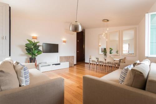 Santa Maria Maior Apartment | Alfama Modern Two Bedroom Apartment w River View and Parking by LU Holidays