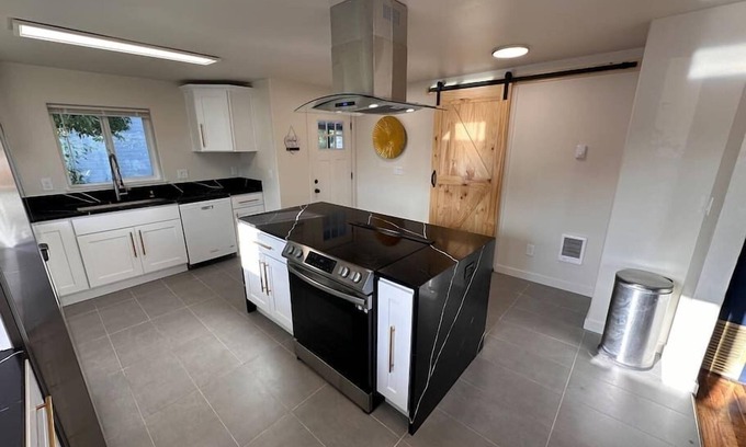 Chehalis House | Alfred St Air BNB