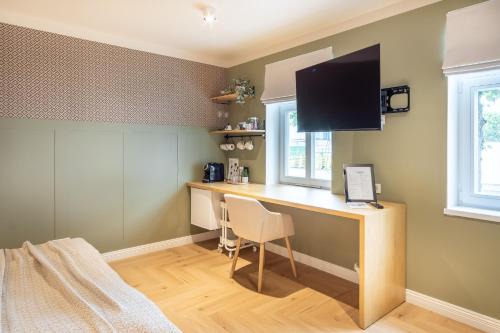 Parnu Apartment | Alice Backyard-Holiday home and Spa