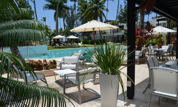 La Iglesia Apartment | Aligio Beachfront Paradise