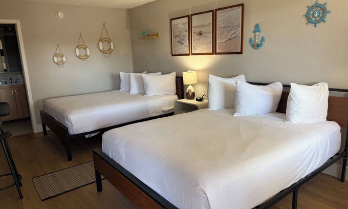 Trailer Estates Apartment | All-New, Heated Pool, Tiki Bar & Grill, Huge TV, Great Wifi