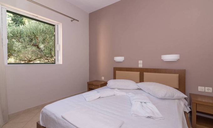 Limni Keri Apartment | 'Allegro Apartment' in Keri Beach (apt9)