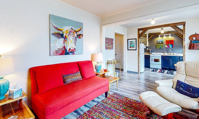 Enterprise Apartment | Alley Cat Flat | Apartment in Enterprise