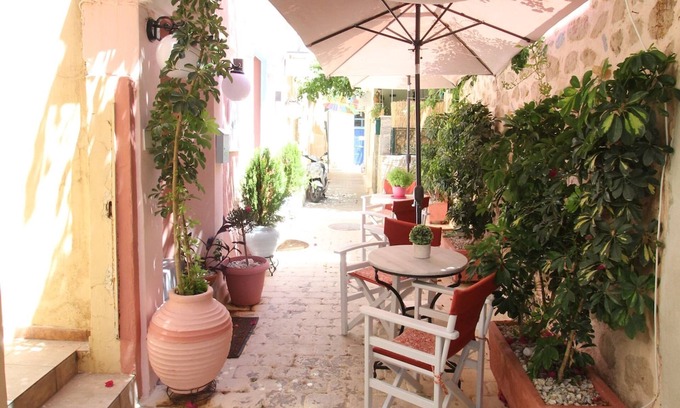 Aegina Town House | Alley Studio 2 by Frangki