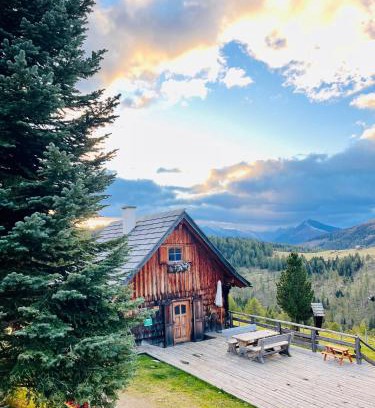 Rennweg am Katschberg House | Almhütte auf der Laußnitz Alm - Auszeit in schöner Bergidylle auf 1836m