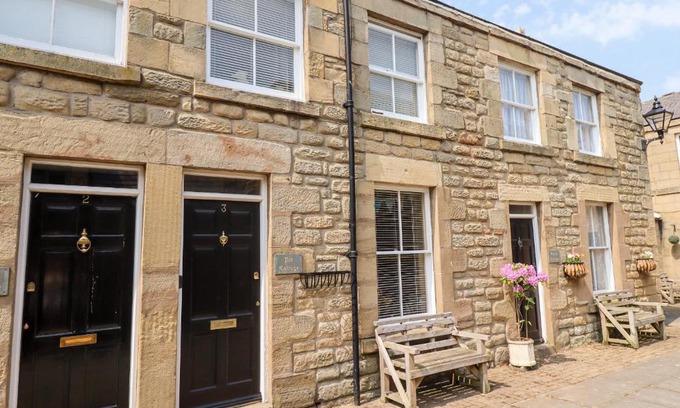 South Charlton House | Aln Cottage Alnwick